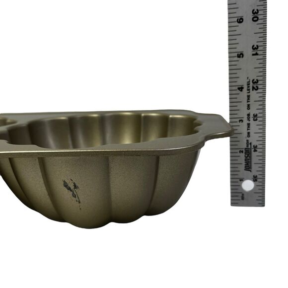 Nordic Ware The Great Pumpkin Pan Aluminum Bundt Cake Mold 10 Cup Thanksgiving - Picture 11 of 13